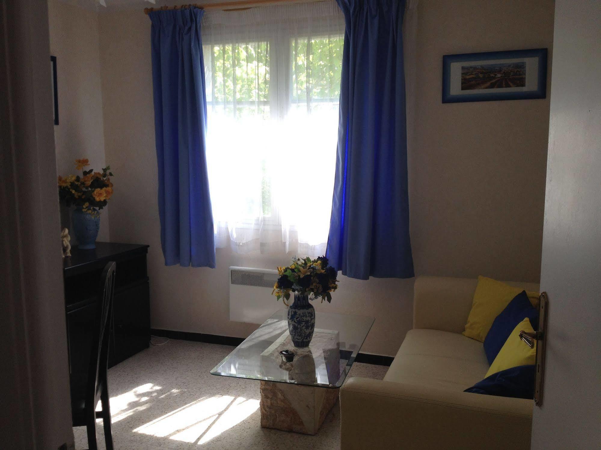 Appartement La Plage En Provence Le Pradet Exterior photo