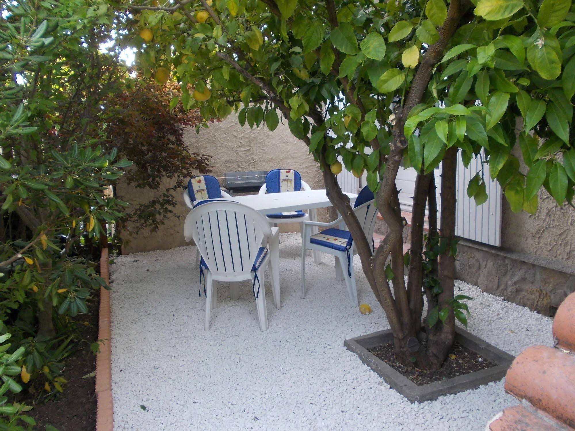 Appartement La Plage En Provence Le Pradet Exterior photo