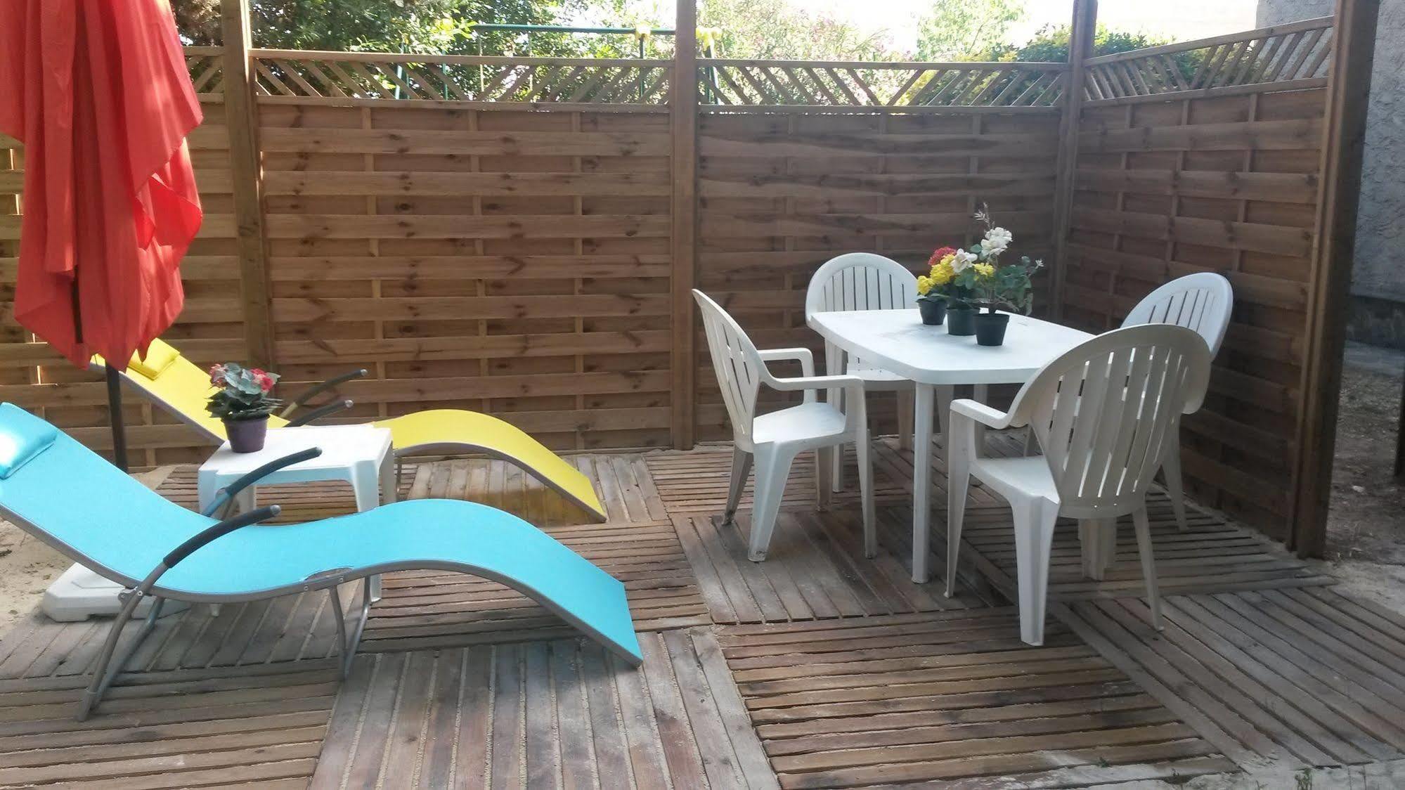 Appartement La Plage En Provence Le Pradet Exterior photo